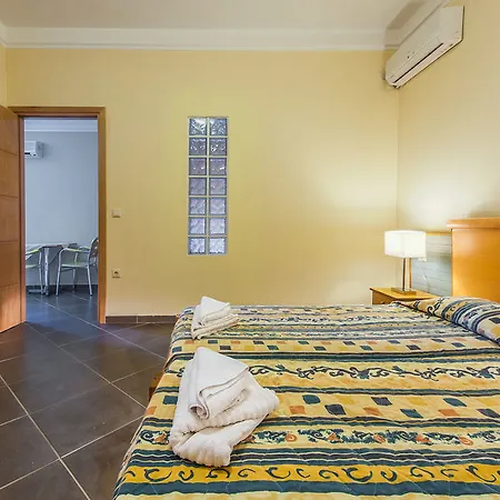 Hotel apartamentowy Argiri &