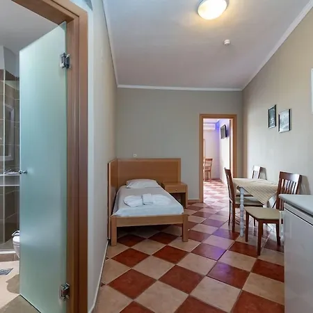 Argiri & Lejlighedshotel 3*