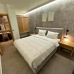 Argiri & Lejlighedshotel